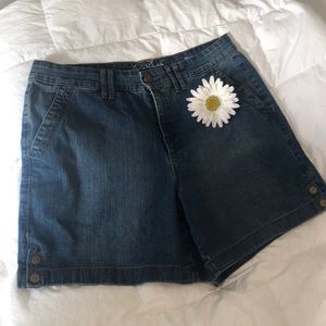 Gloria Vanderbilt jean shorts